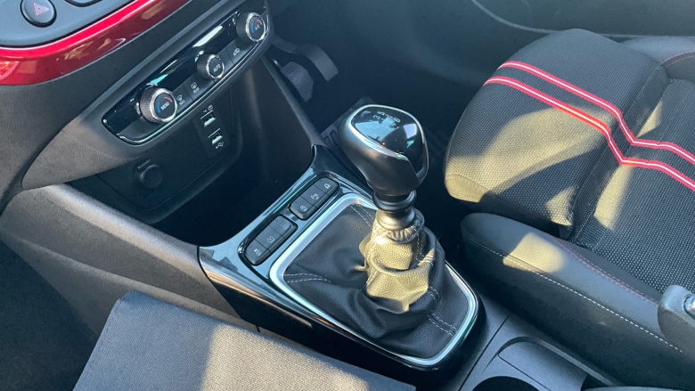 Vauxhall Crossland 1.2 Turbo SRi Nav 5dr Petrol Hatchback